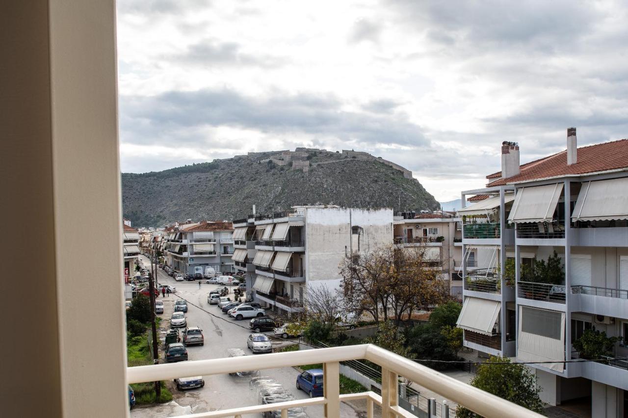 Living In Nafplio Urban Chic Apartments Kültér fotó
